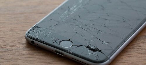iPhone avec l'écran cassé